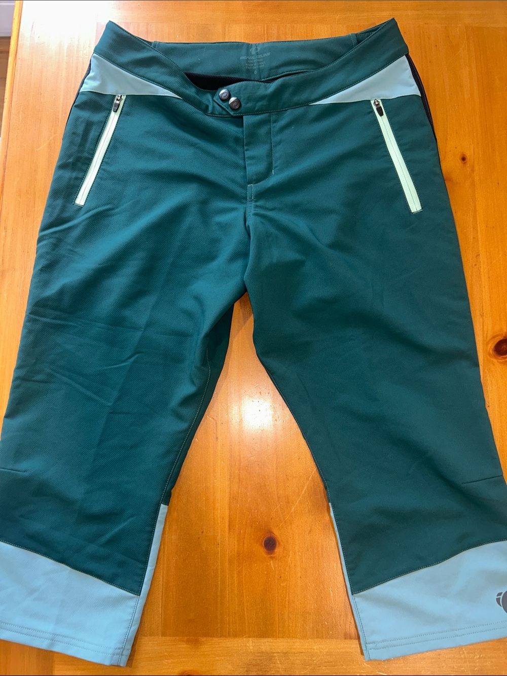 Pearl Izumi Teal and Light Gray Women's Cycling Capris